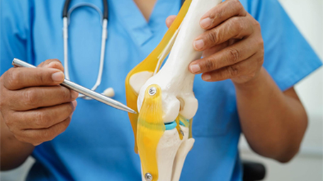 جراحة إعادة بناء الرباط الصليبي الأمامي